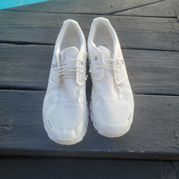 On Cloud 5 Women's Athletic White Running Sneakers Size 9.5 - Picture 16 of 16